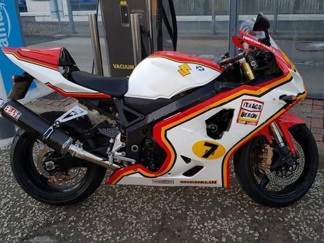 Preisgünstige Suzuki GSXR 600 / GSXR 750 Motorrad Verkleidung 2004-2005 - Weiss Rot Gelb Michelin Texaon Heron 7