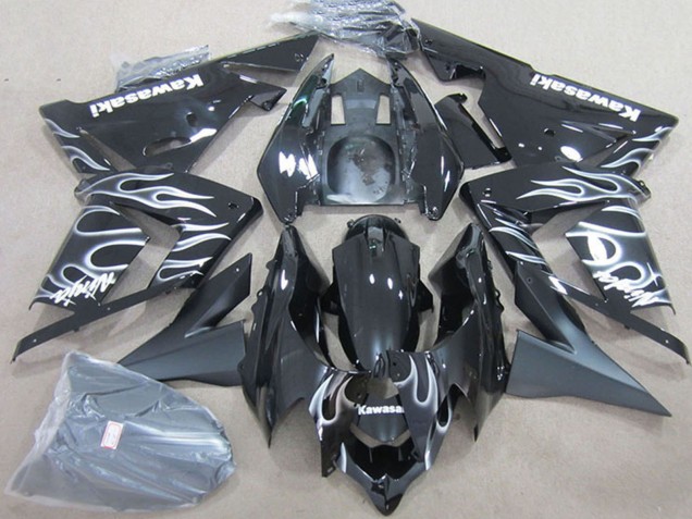 Preisgünstige Kawasaki ZX10R Motorrad Verkleidung 2004-2005 - Schwarz mit Weisser Flamme