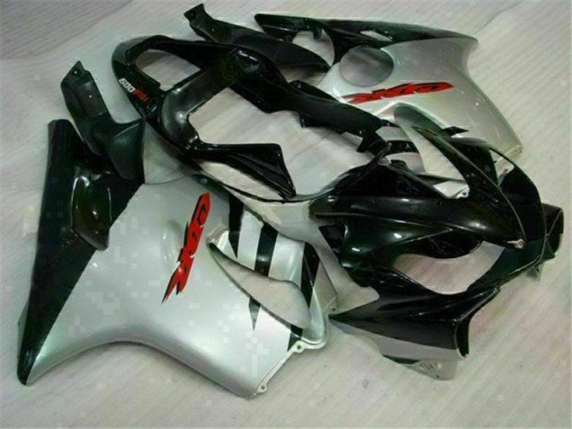 Preisgünstige Honda CBR 600 F4i 01-03 Verkleidung - Schwarz Silber Preisgünstige Honda CBR 600 F4i 01-03 Verkleidung - Schwarz Silber